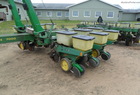  John Deere 7000