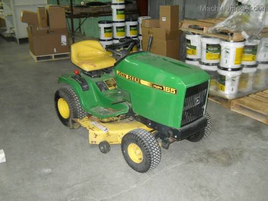  John Deere 165 RIDING LAWN MOWER, HYDRO