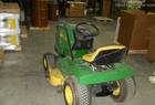  John Deere 165 RIDING LAWN MOWER, HYDRO