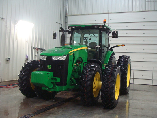 2011 John Deere 8310R