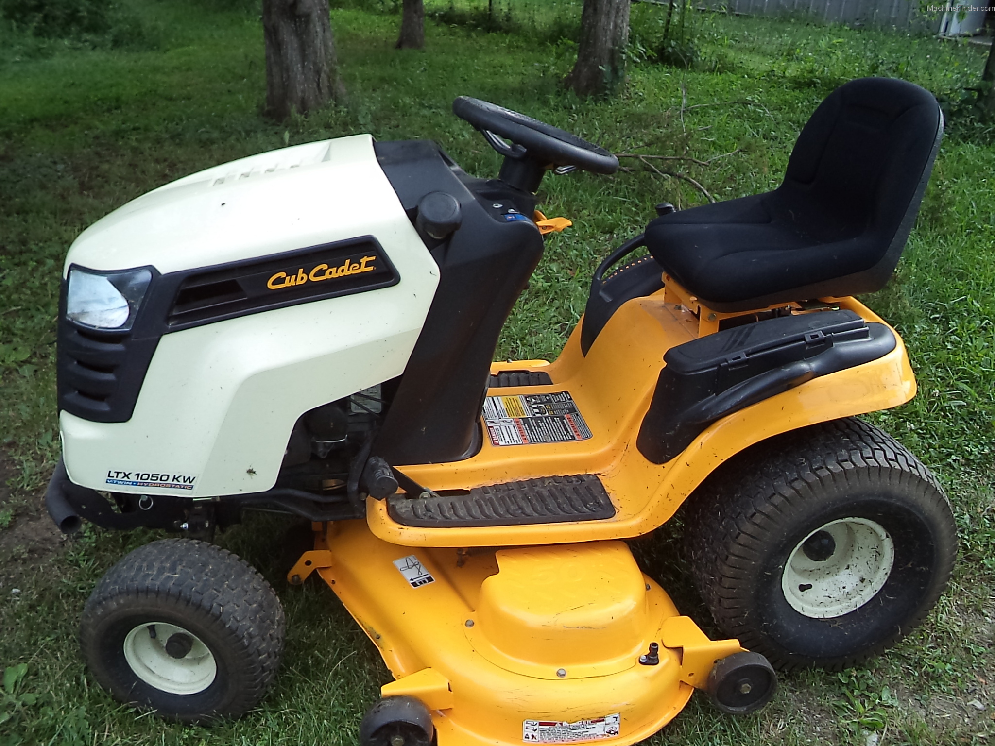2013 Cub Cadet LTX1050KW Lawn & Garden and Commercial Mowing