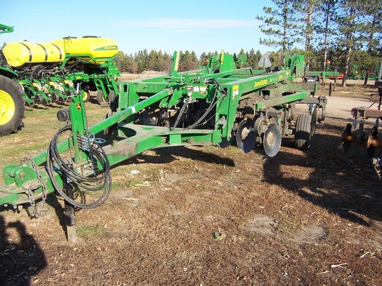 2008 John Deere 2700