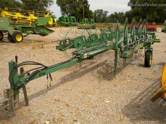 2002 John Deere 704
