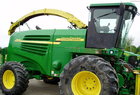 2004 John Deere 7400