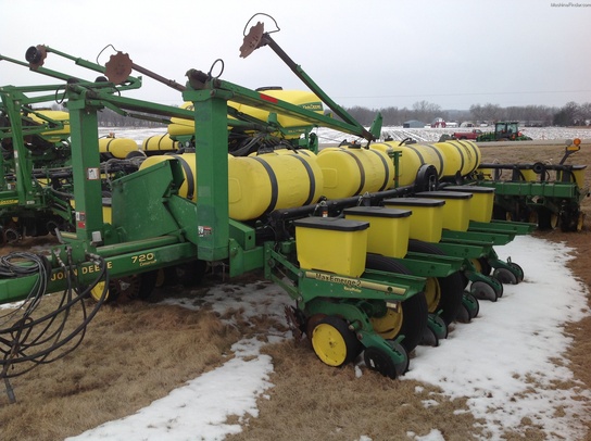 1996 John Deere 7200