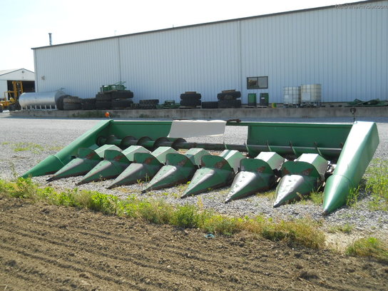  John Deere 843