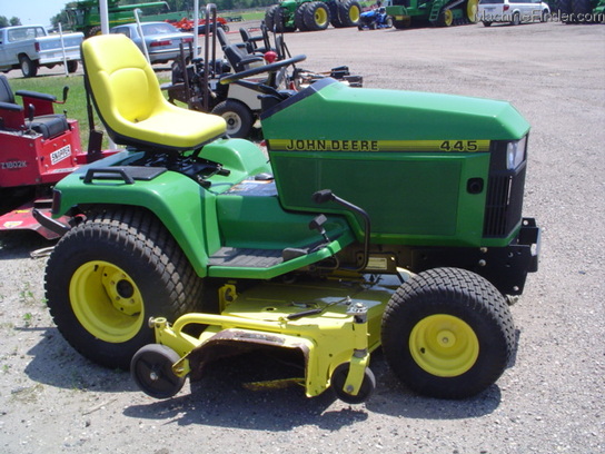 1995 John Deere 445