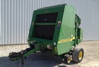 2001 John Deere 567