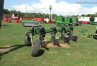  John Deere 2810