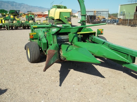 2003 John Deere 3975
