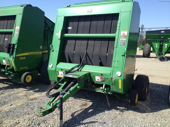 1999 John Deere 566