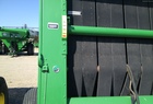 1999 John Deere 566