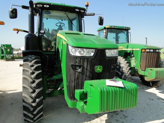 2011 John Deere 8235R