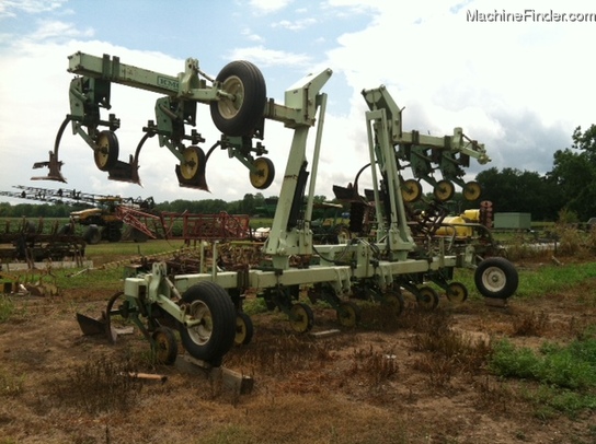  John Deere 886
