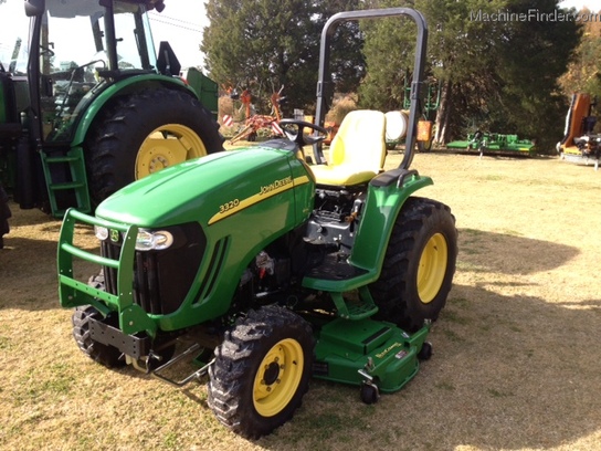 2009 John Deere 3320