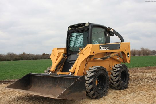 2006 John Deere 332