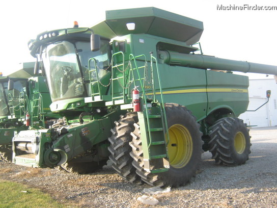 2012 John Deere S690