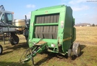 1999 John Deere 566