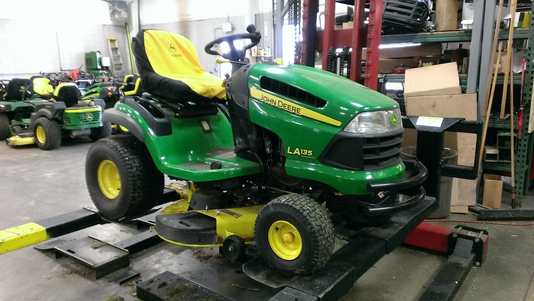 2010 John Deere LA135 Lawn & Garden and Commercial Mowing John Deere