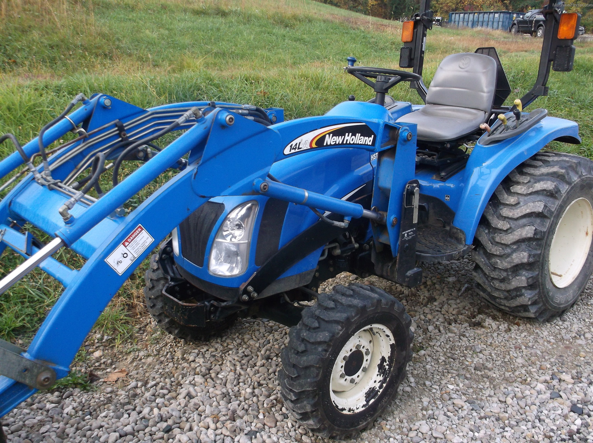 2005 New Holland TC29DA Tractors Compact (140hp.) John Deere