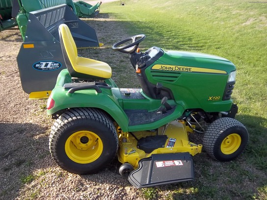 2010 John Deere X720