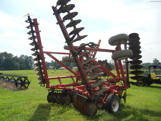  Massey - Ferguson 530