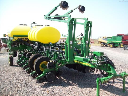 2010 John Deere 1770NT