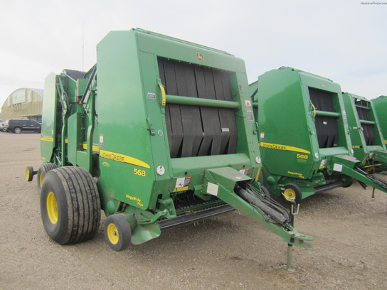 2010 John Deere 568