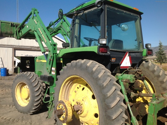 1993 John Deere 4560