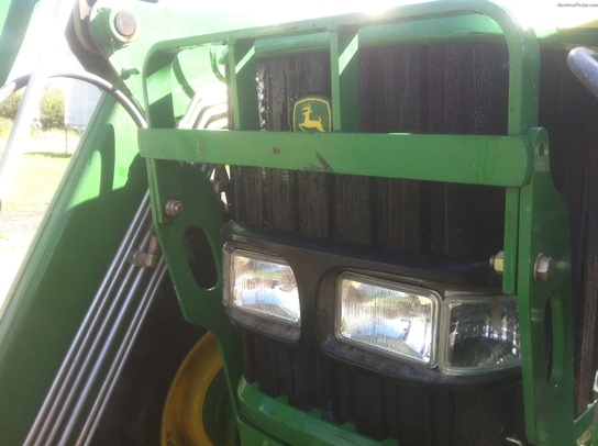 2005 John Deere 7520 Cab