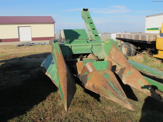  John Deere 300