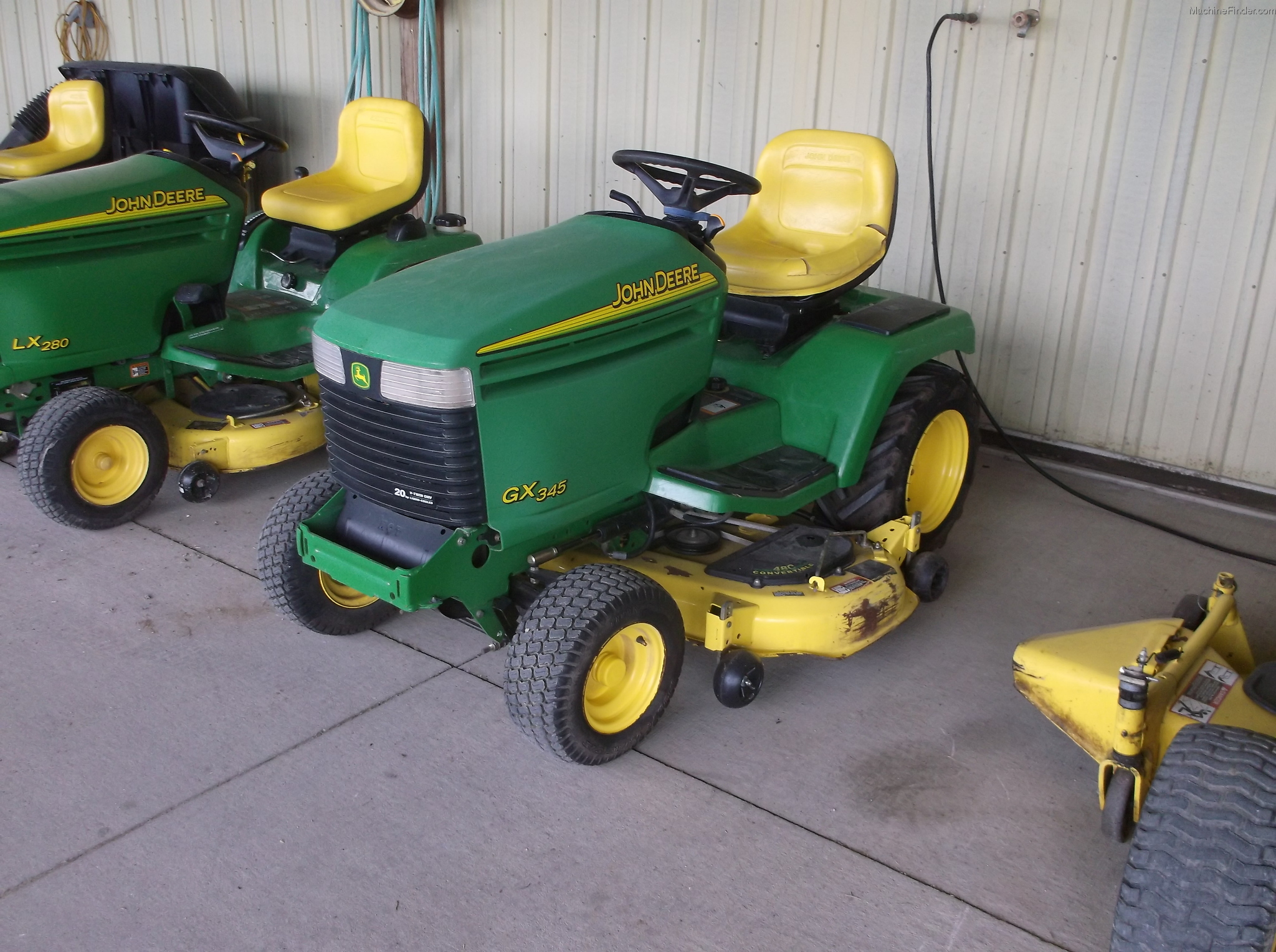 2002 John Deere GX345 Lawn & Garden and Commercial Mowing John Deere