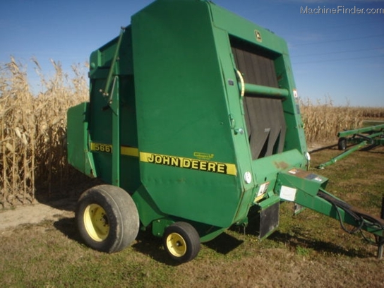 1996 John Deere 566