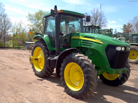 2005 John Deere 7820