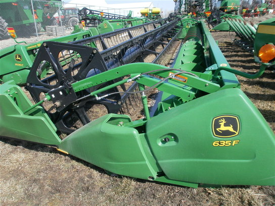 2011 John Deere 635F