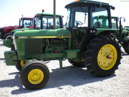 1985 John Deere 2950