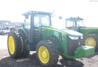  John Deere 8235R