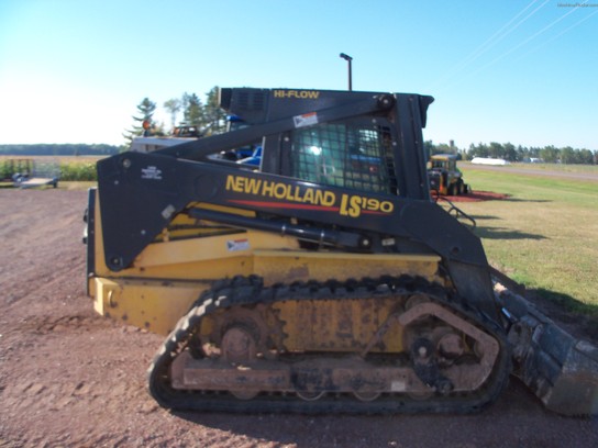  New Holland LS190