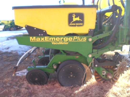2000 John Deere 1750