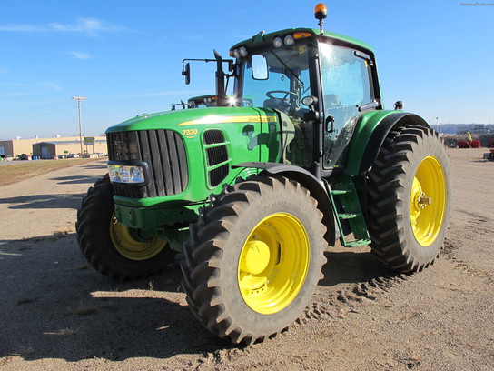 2012 John Deere 7330