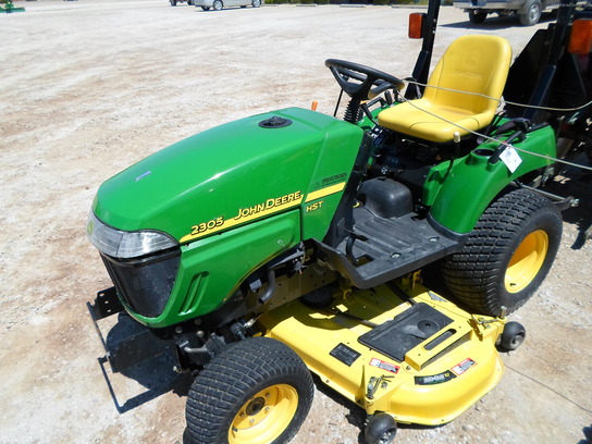 2006 John Deere 2305