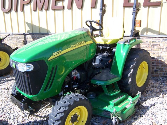 2012 John Deere 3320