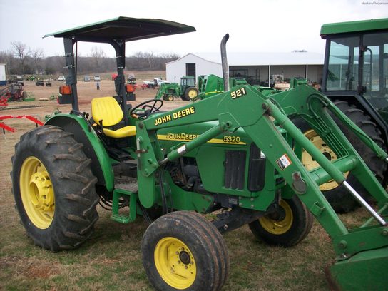  John Deere 5320