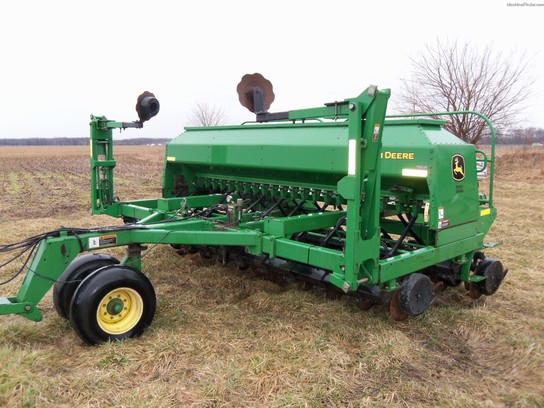 2002 John Deere 1590