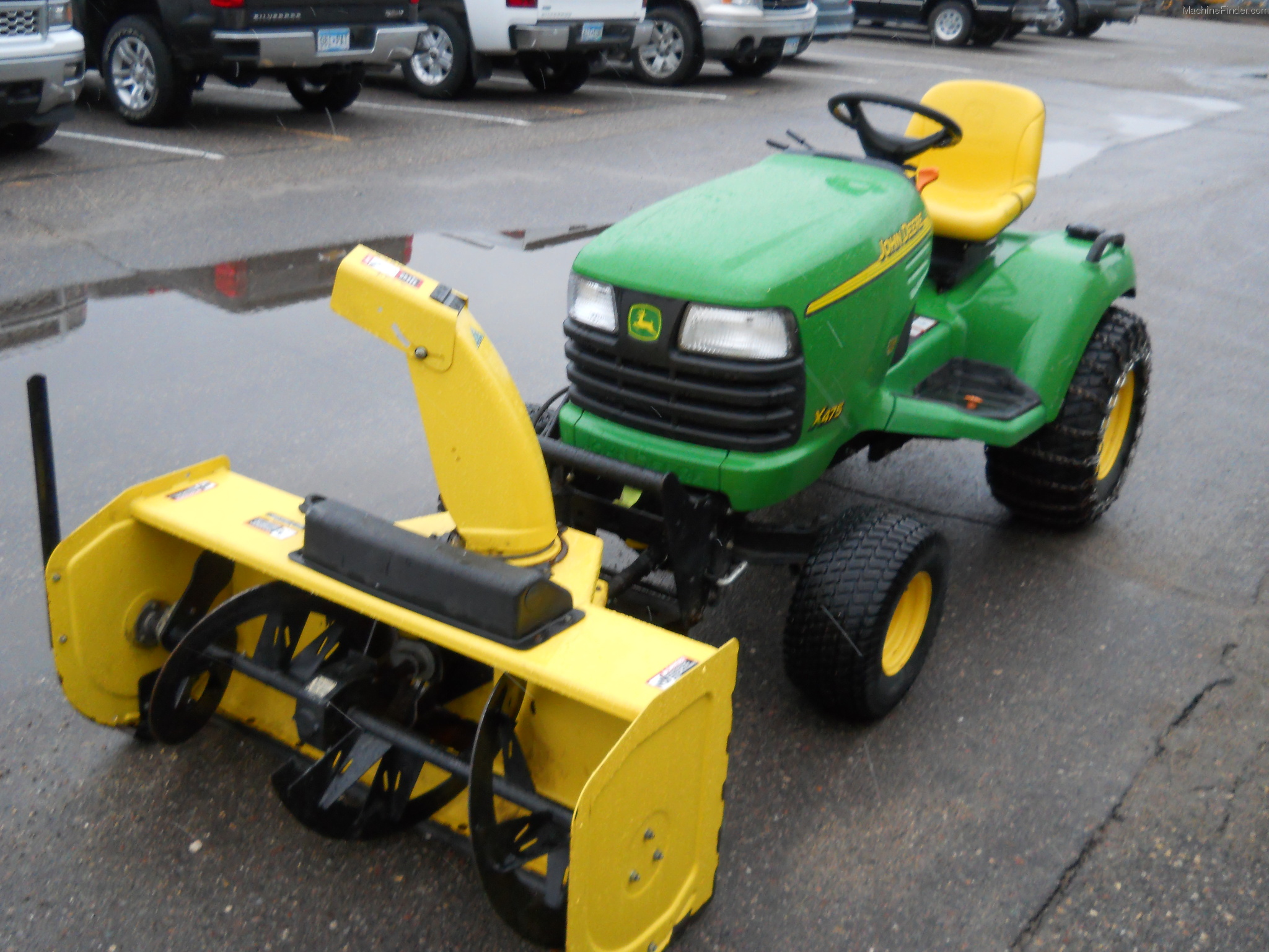 2002 John Deere X475 Lawn & Garden and Commercial Mowing John Deere