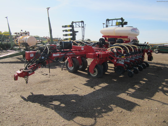 2008 White 8500