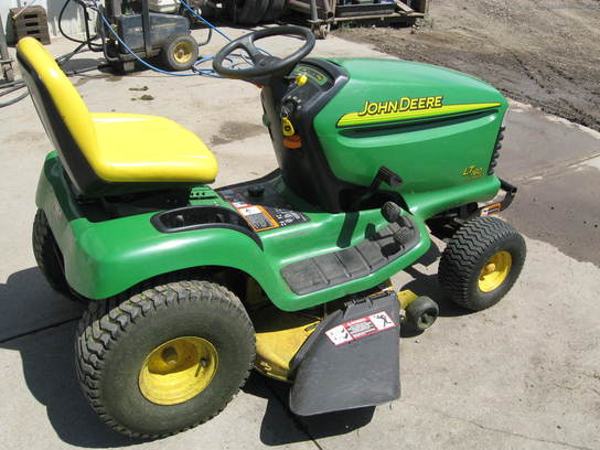 2005 John Deere LT160