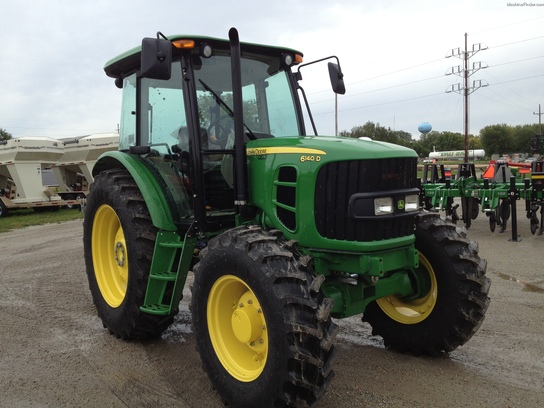2012 John Deere 6140D