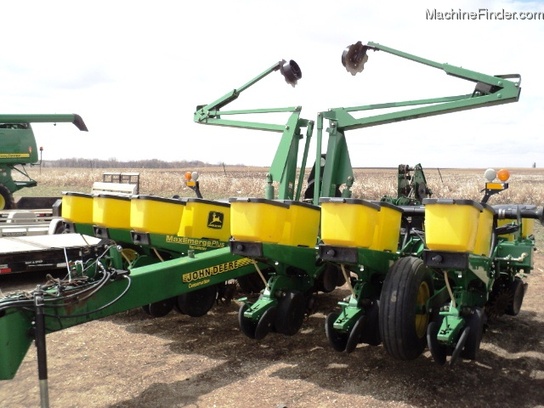 1997 John Deere 1760 12x30