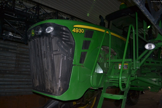 2011 John Deere 4930